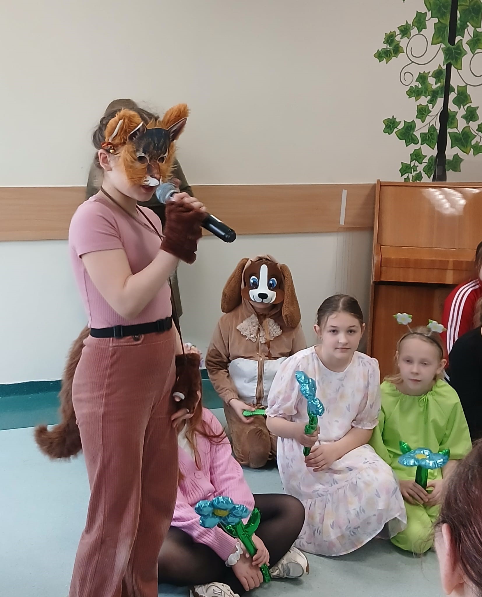 Baśniowe przedstawienie w wykonaniu uczniów Szkoły Podstawowej Nr 14